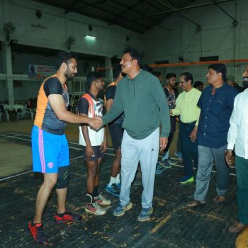 G. KIRAN REDDY, FORMER NATIONAL VOLLEYBALL PLAYER, FOUNDER DIRECTOR SAROJINI ACADEMY, DVM TSRTC,GREETING VOLLEYBALL PLAYERS OF L.B. STADIUM, BEFORE THE START,IN DHANANJAY GOUD, PRIZE MONEY VOLLEYBALL TOURNAMENT AT AMBERPET INDOOR STADIUM
